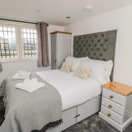 Апартаменты George Stephenson Engine Shed *