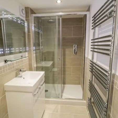 Апартаменты George Stephenson Engine Shed *